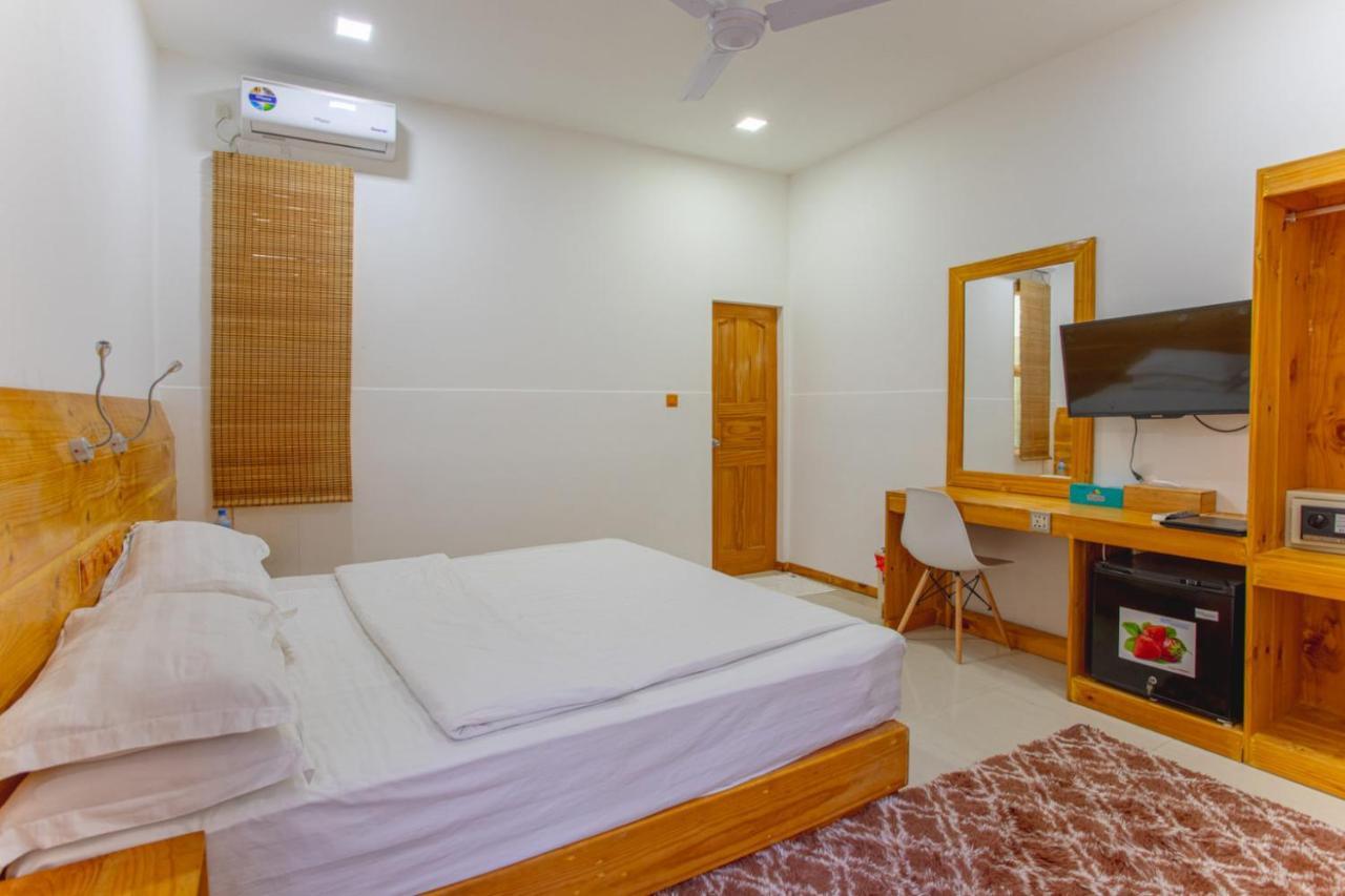 Alaika Maafushi Hotel Exterior foto